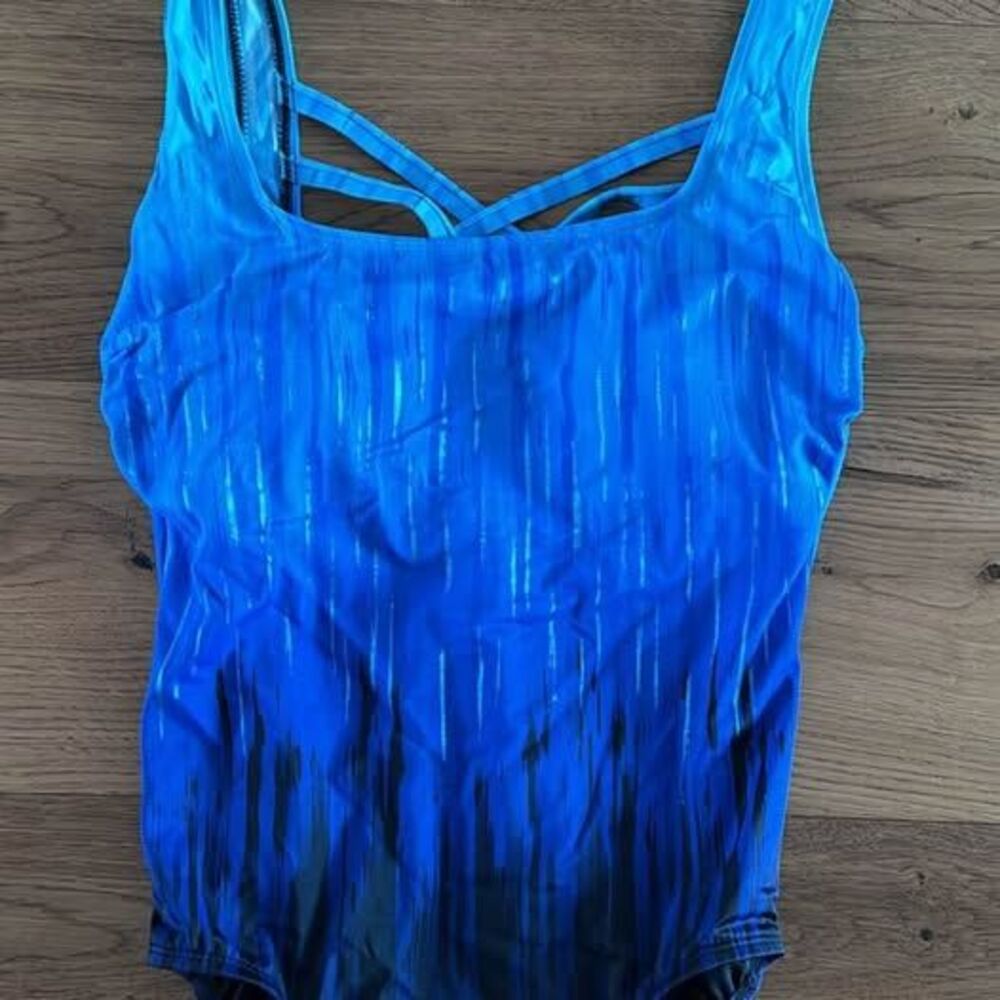 Longitude Women's One Piece Swimsuit Size 8 Blue Black Ombre Strappy Back